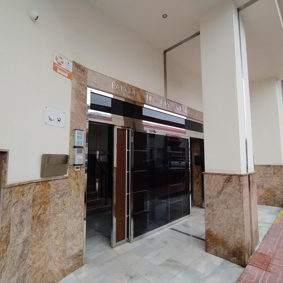In very good condition, ready to move into