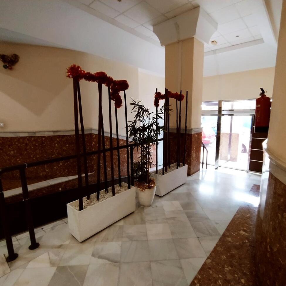 In very good condition, ready to move into