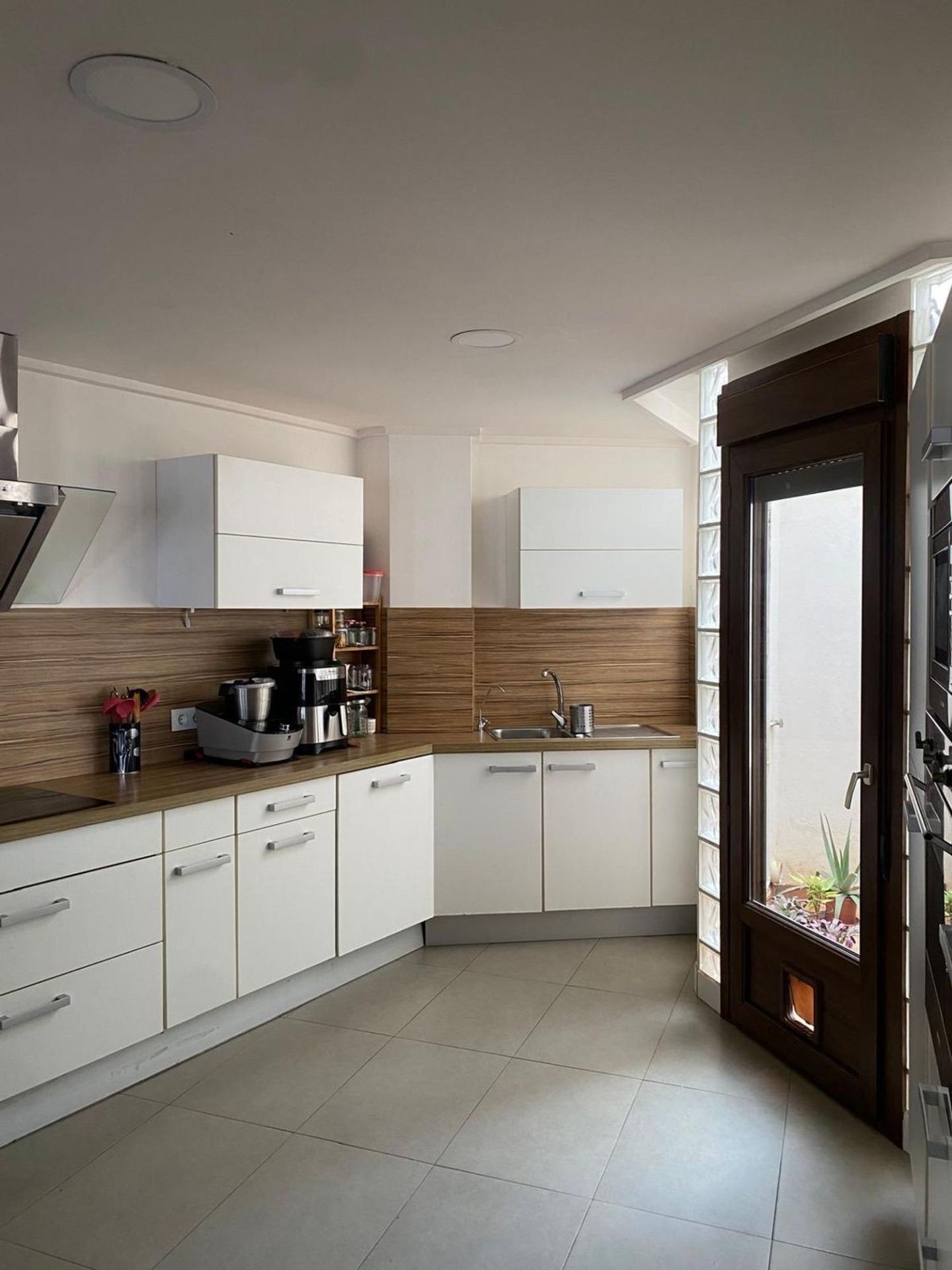 Kitchen in villa for sale in Torrevieja