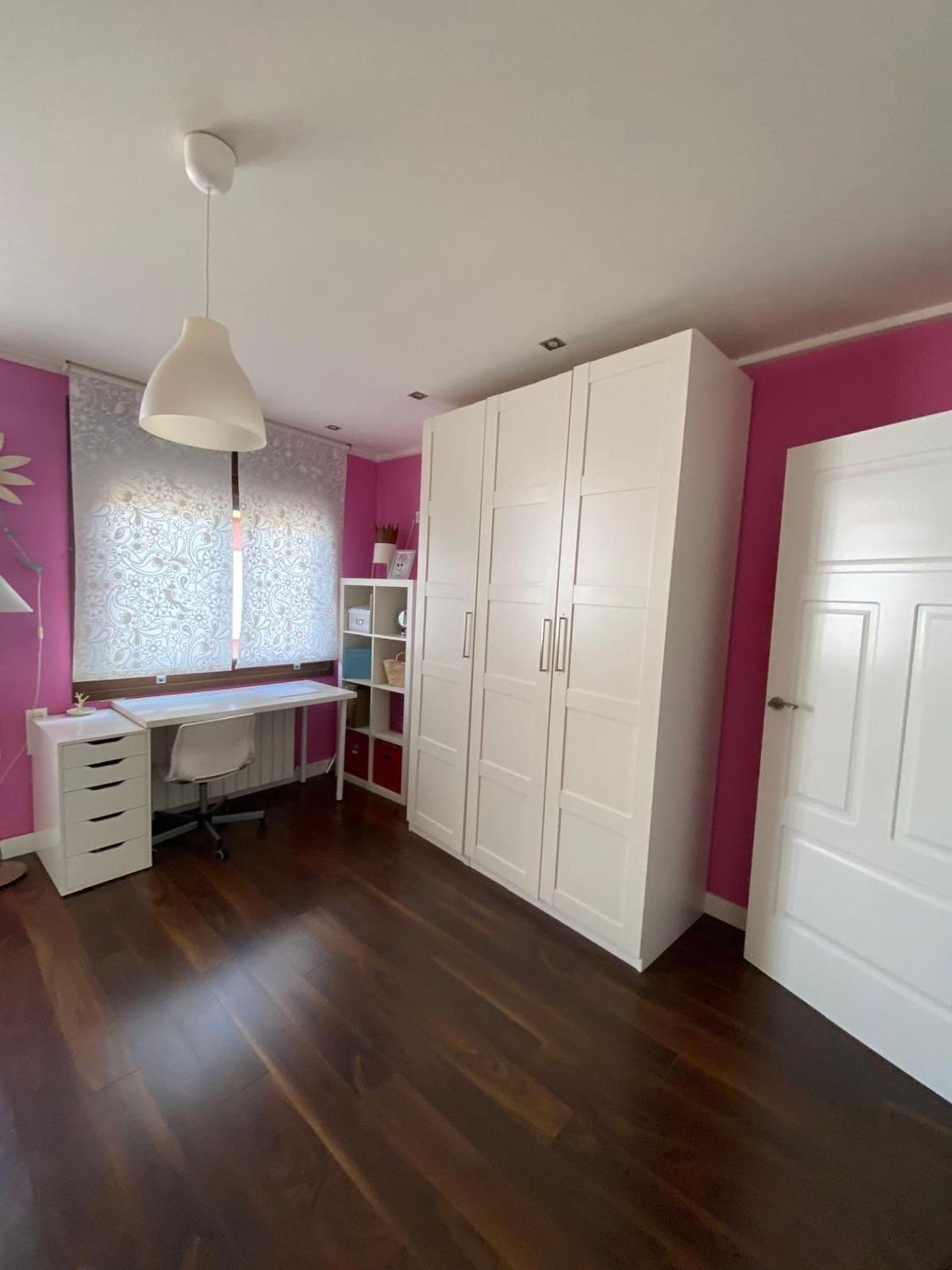 Bedroom in villa for sale in Torrevieja