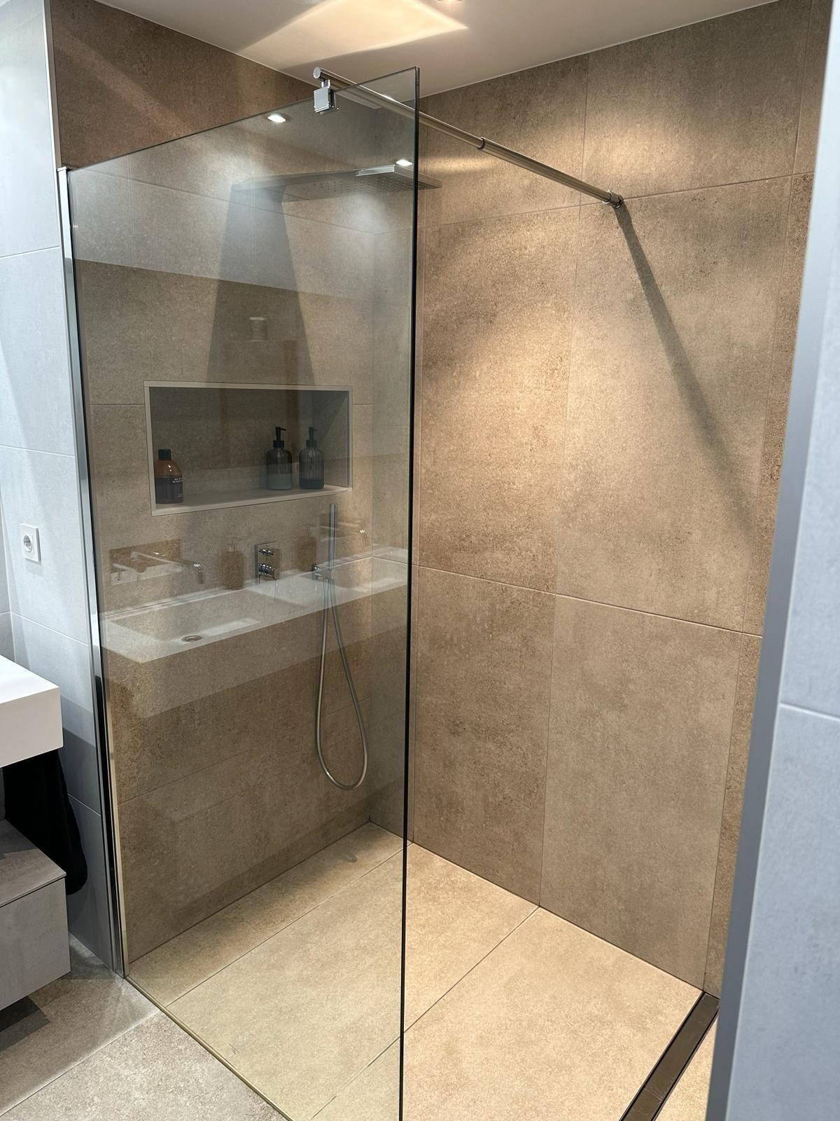 Bathroom in penthouse for sale in Torrevieja
