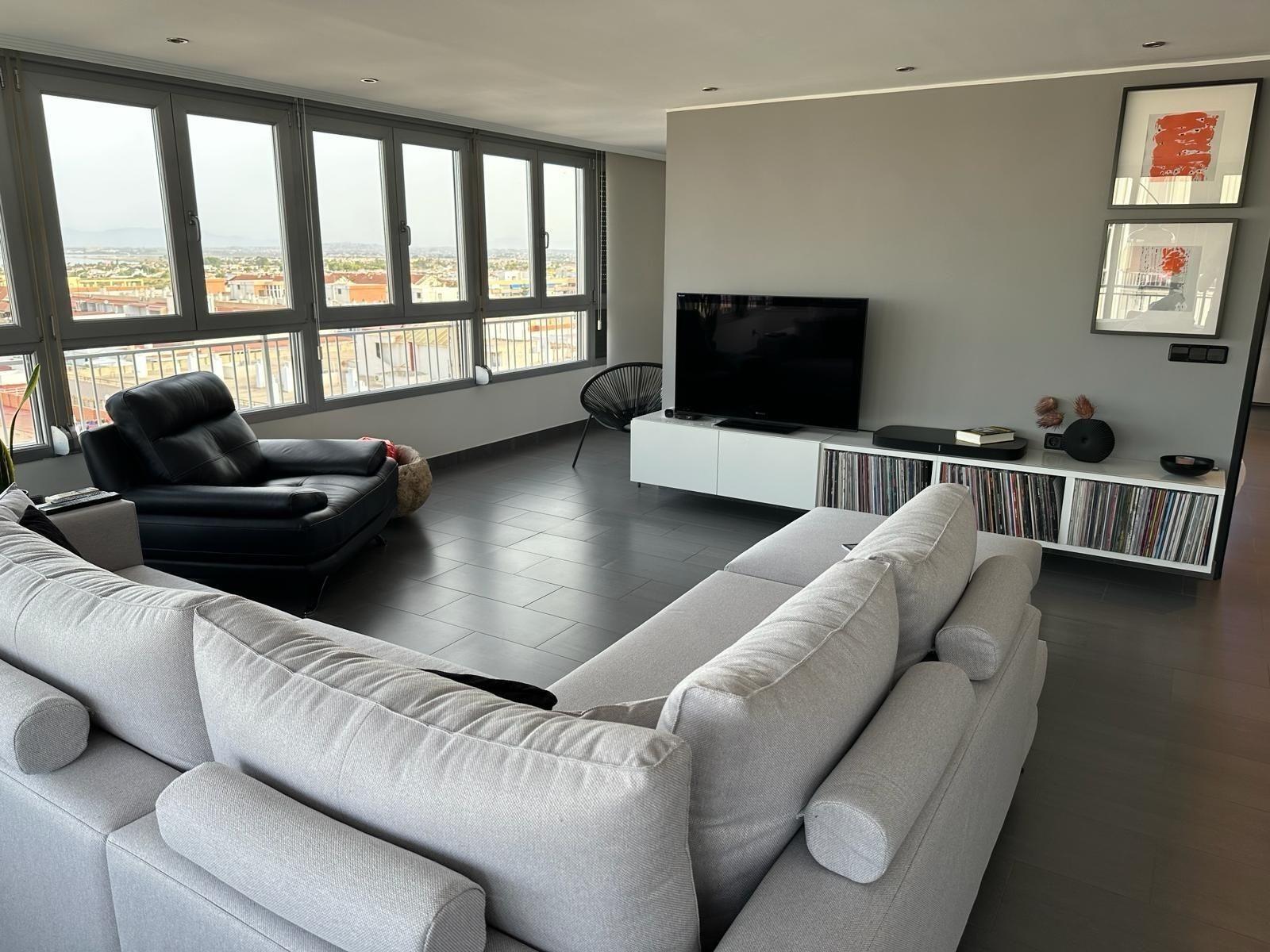 Bedrooms: 2, Bathrooms: 1, Penthouse in Torrevieja, Alicante, Spain