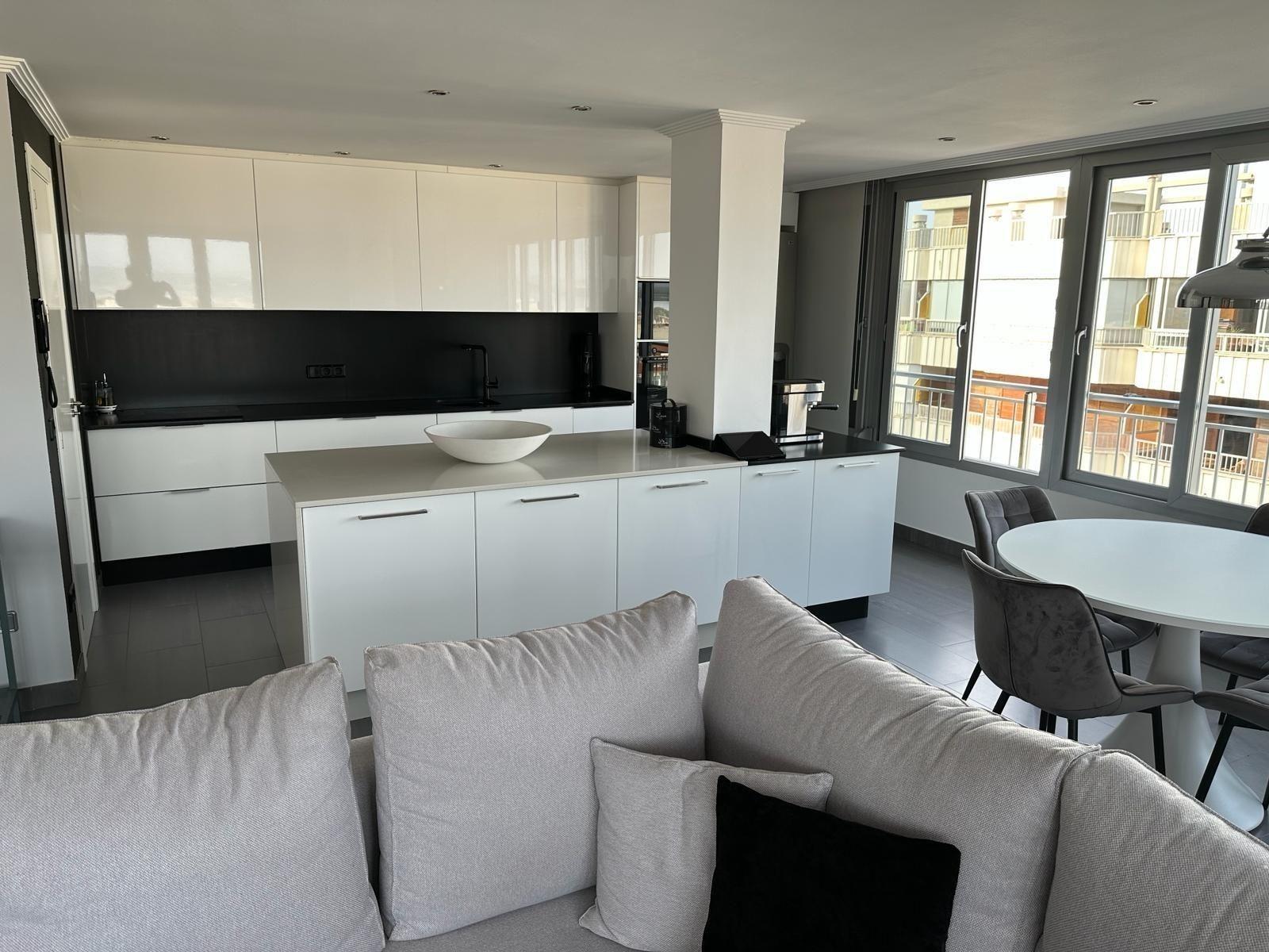 Bedrooms: 2, Bathrooms: 1, Penthouse in Torrevieja, Alicante, Spain