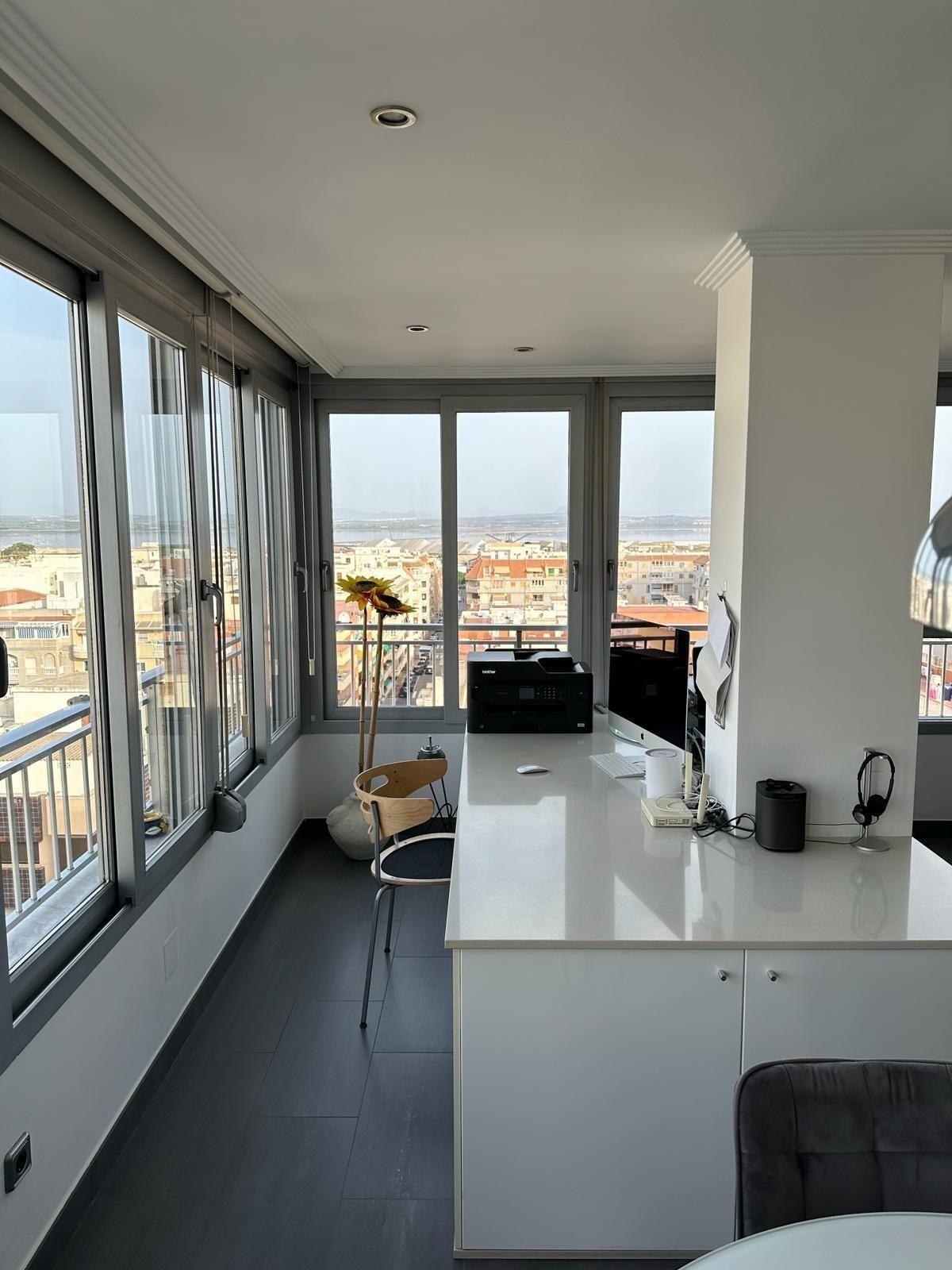 Bedrooms: 2, Bathrooms: 1, Penthouse in Torrevieja, Alicante, Spain
