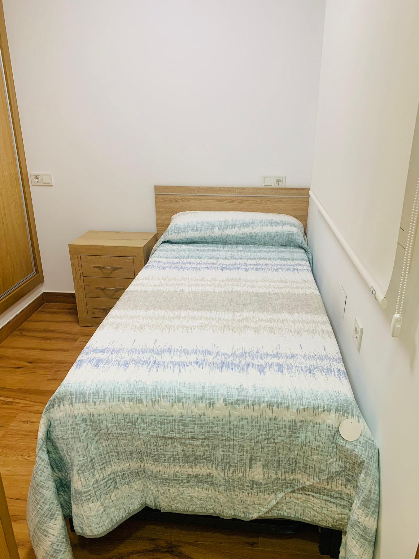 Bedroom in apartment for sale in Torrevieja