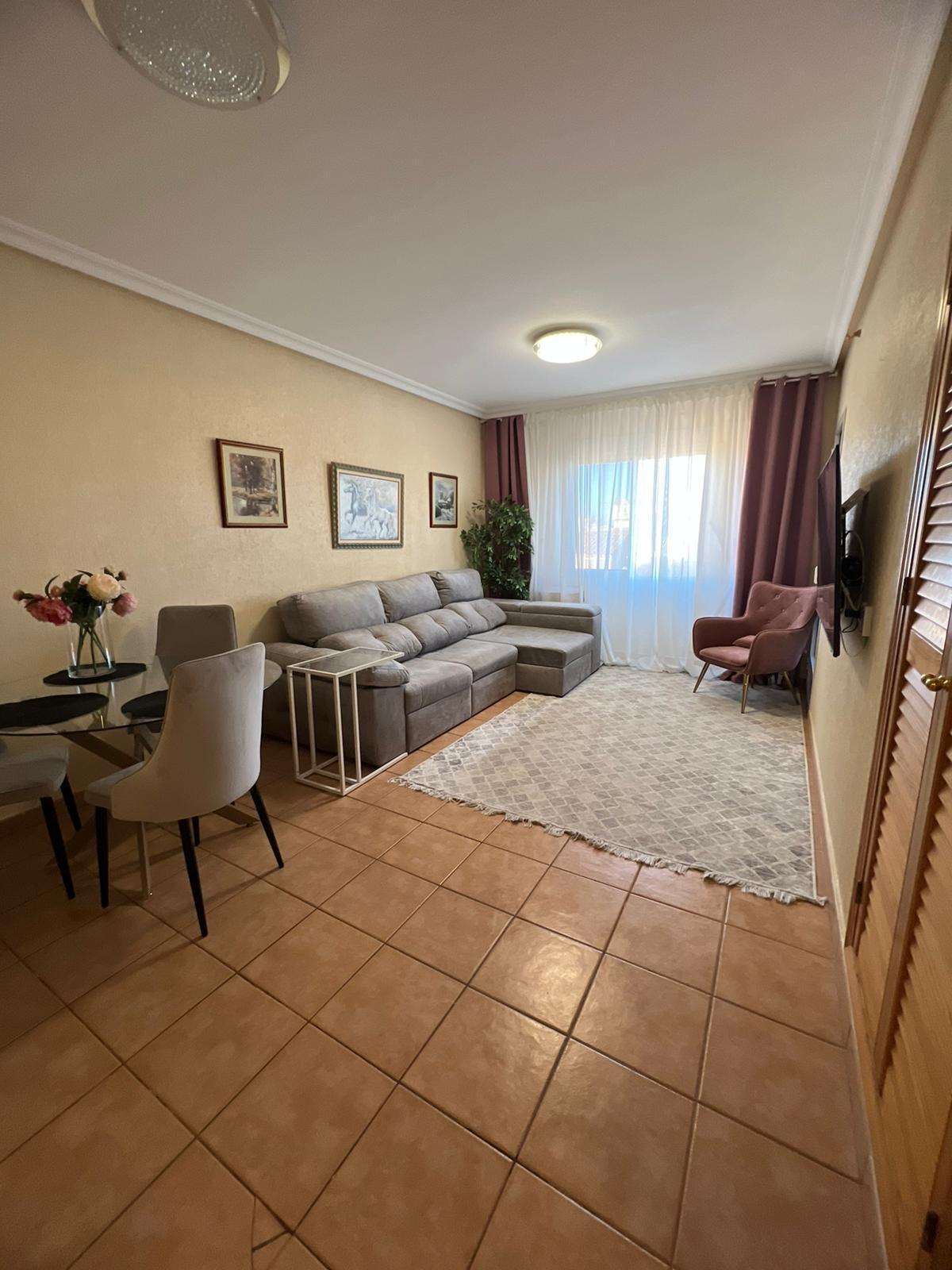 Master bedroom in apartment for sale in Torrevieja