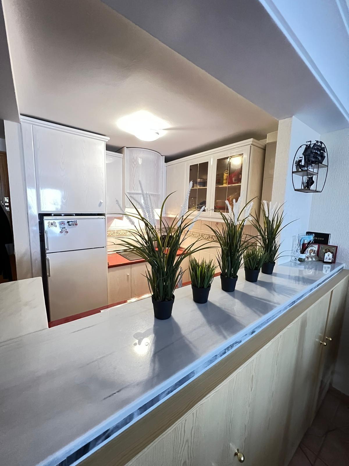 Today we bring you this beautiful apartment located in the area of Aguas Nuevas, in Torrevieja