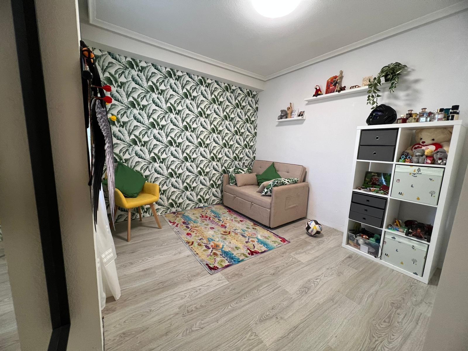 Terrace in apartment for sale in Torrevieja