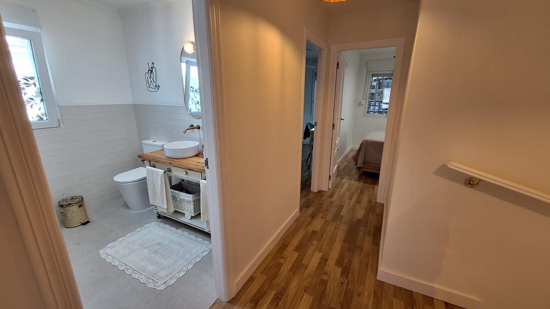 Bathroom in villa for sale in Torrevieja