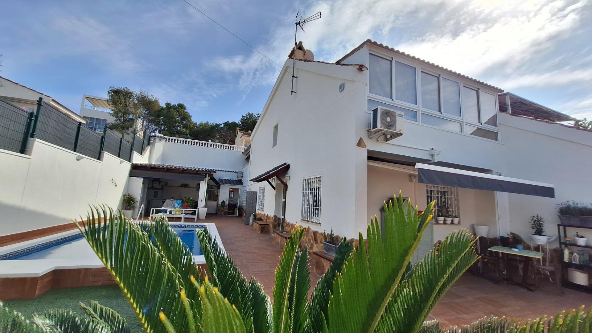 Kitchen in villa for sale in Torrevieja
