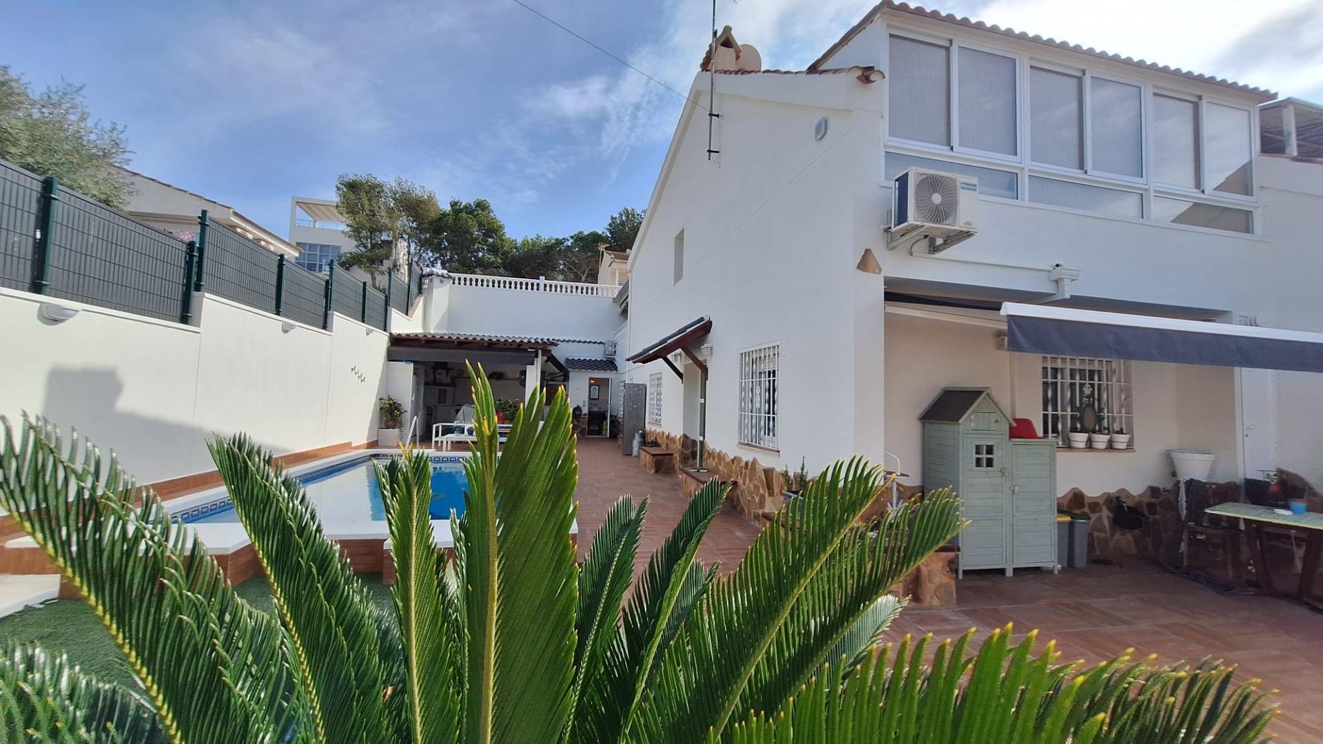 Garden in villa for sale in Torrevieja