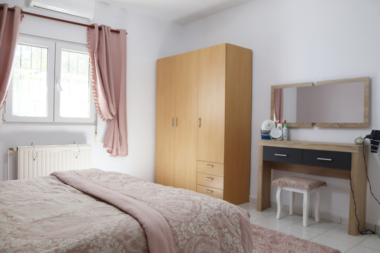 Master bedroom in villa for sale in Parcent