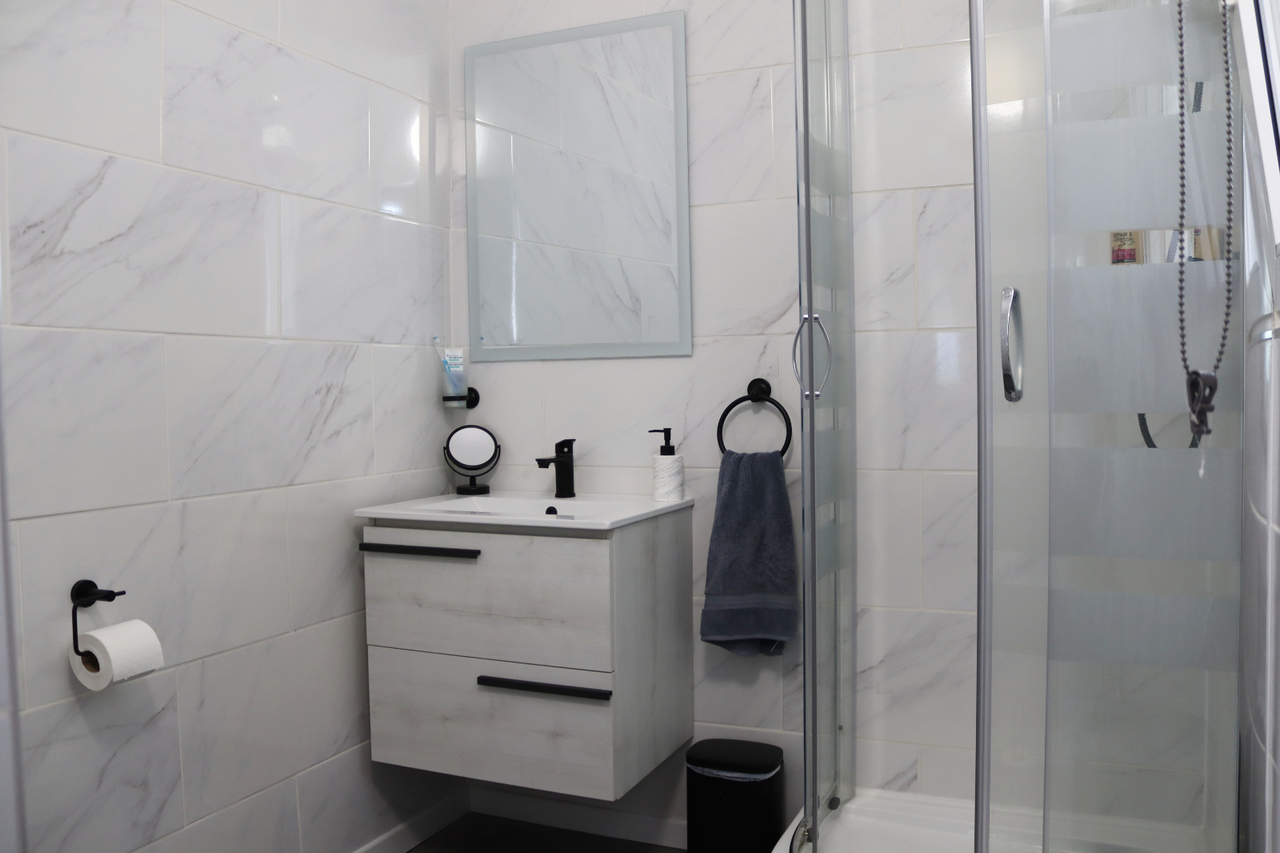 Bathroom in villa for sale in Parcent