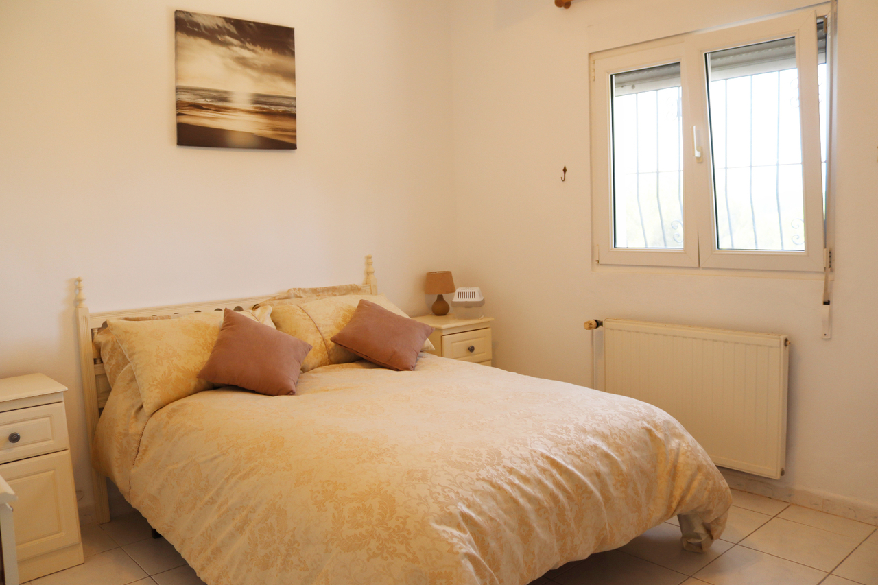 Bedroom in villa for sale in Parcent