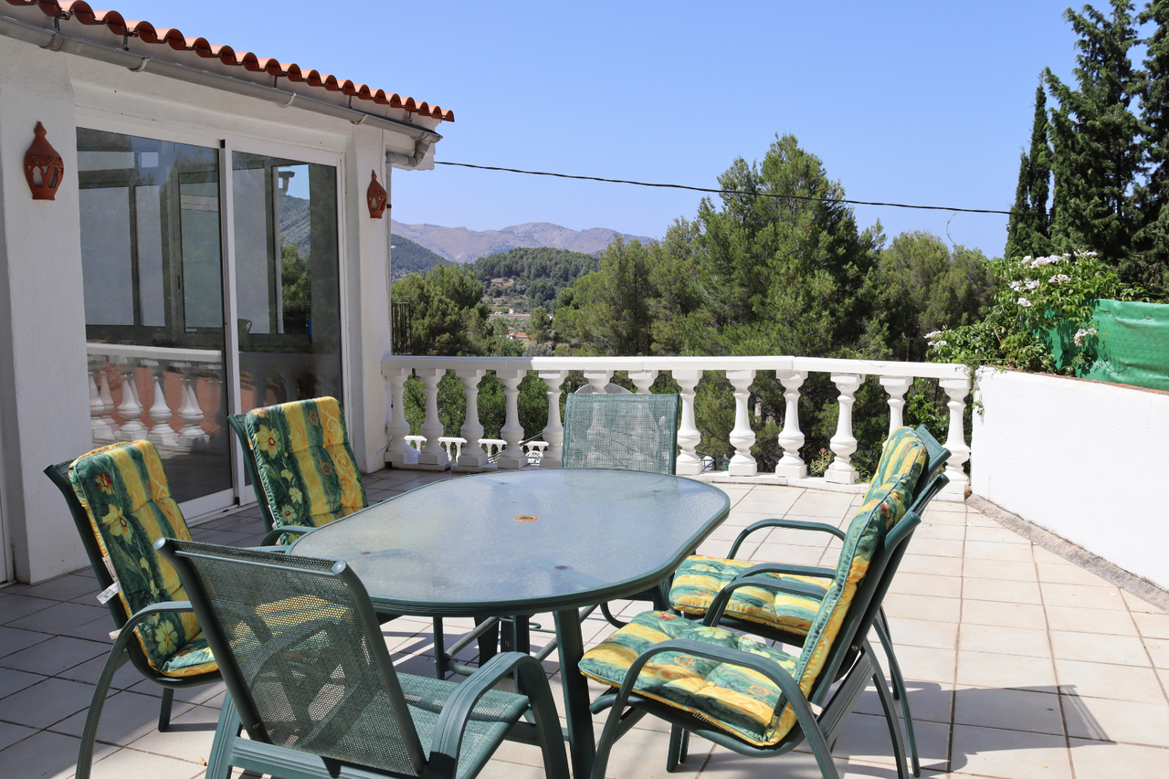 Garden in villa for sale in Parcent