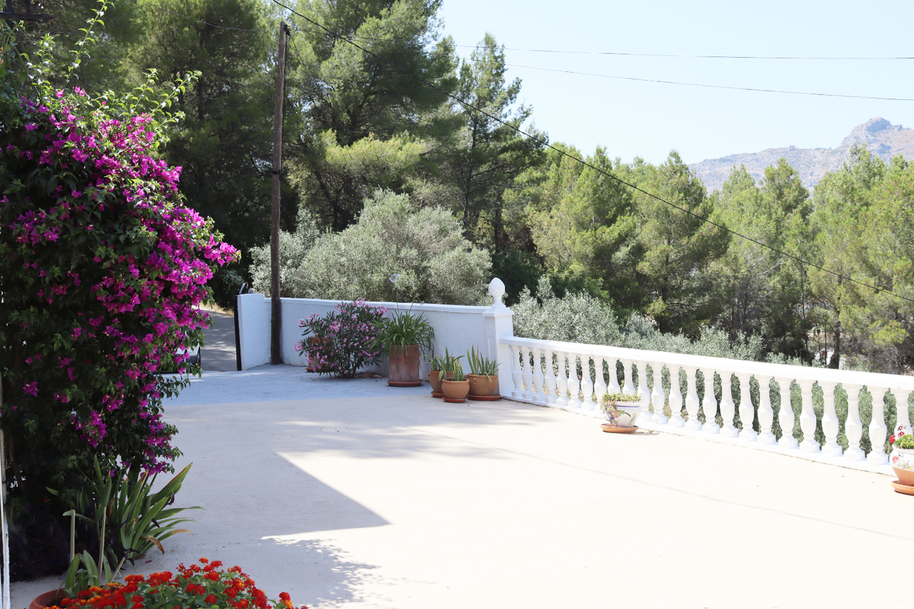 Terrace in villa for sale in Parcent
