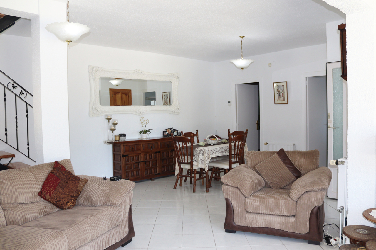 Dining area in villa for sale in Parcent