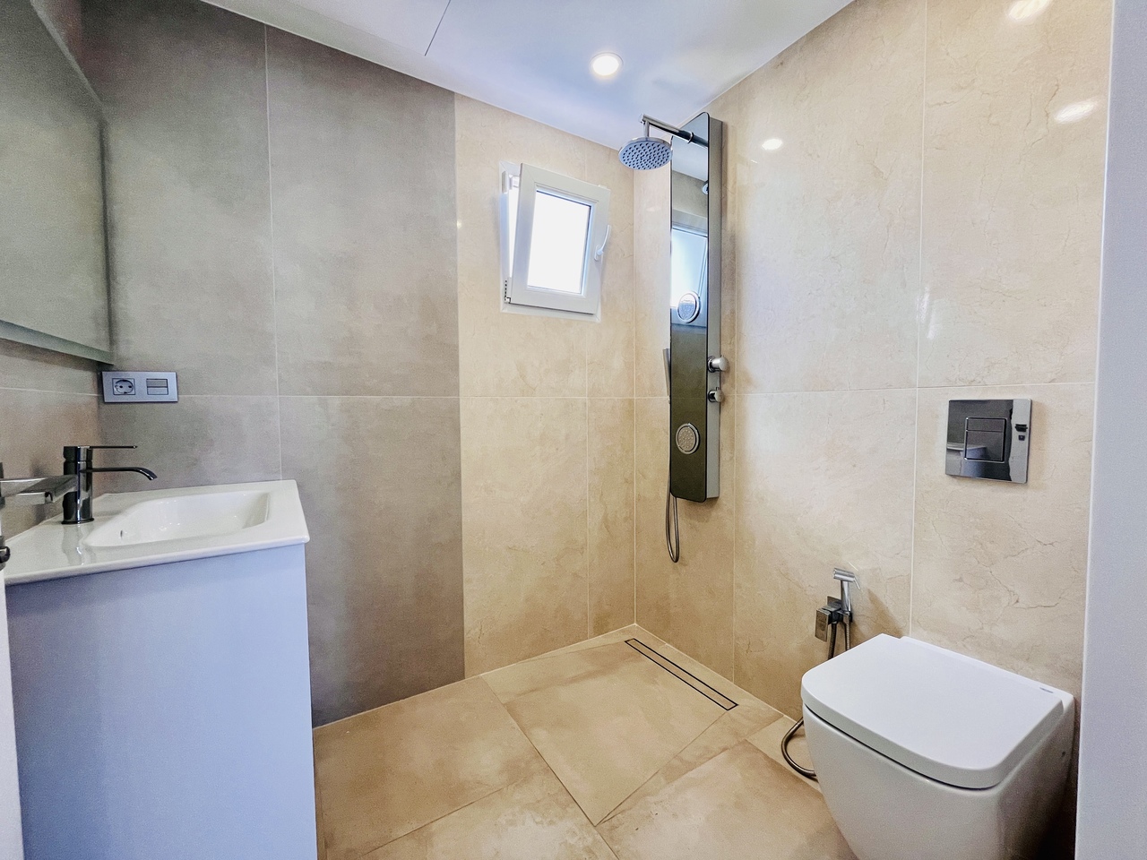 Terrace in villa for sale in Los Balcones