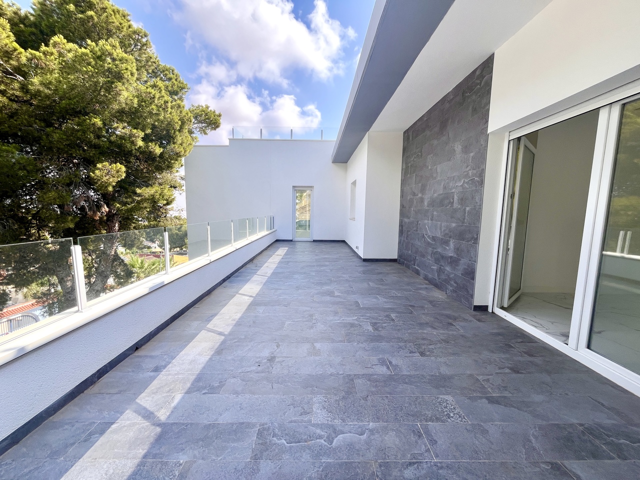 Bedroom in villa for sale in Los Balcones