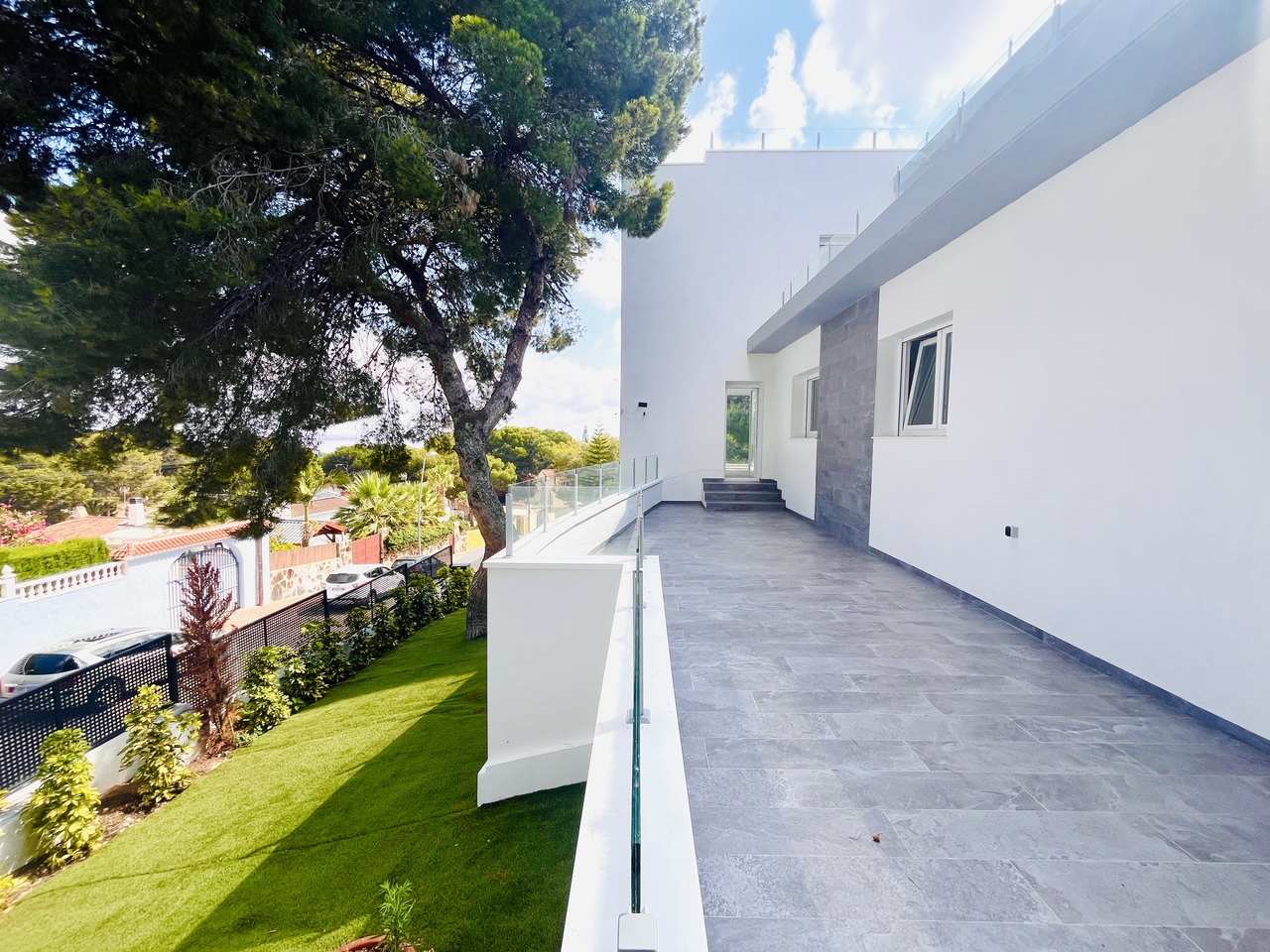Dining area in villa for sale in Los Balcones