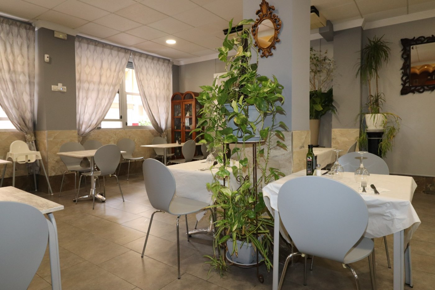 Master bedroom in commercial for sale in Torrevieja