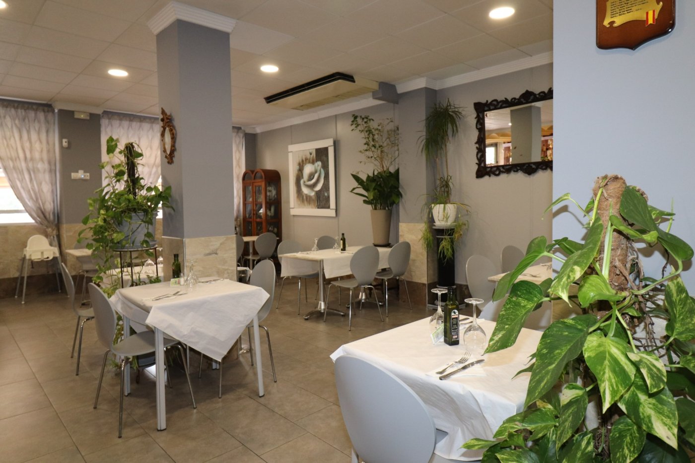 Restaurant for sale next to the sea