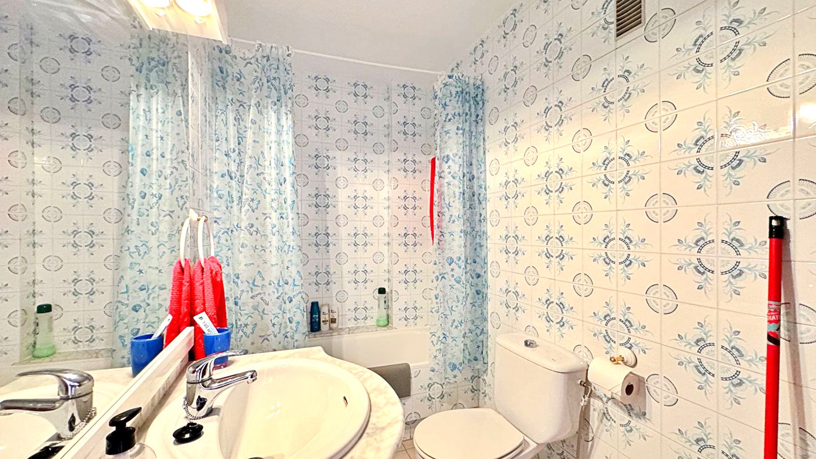 Pool area in apartment for sale in Torrevieja