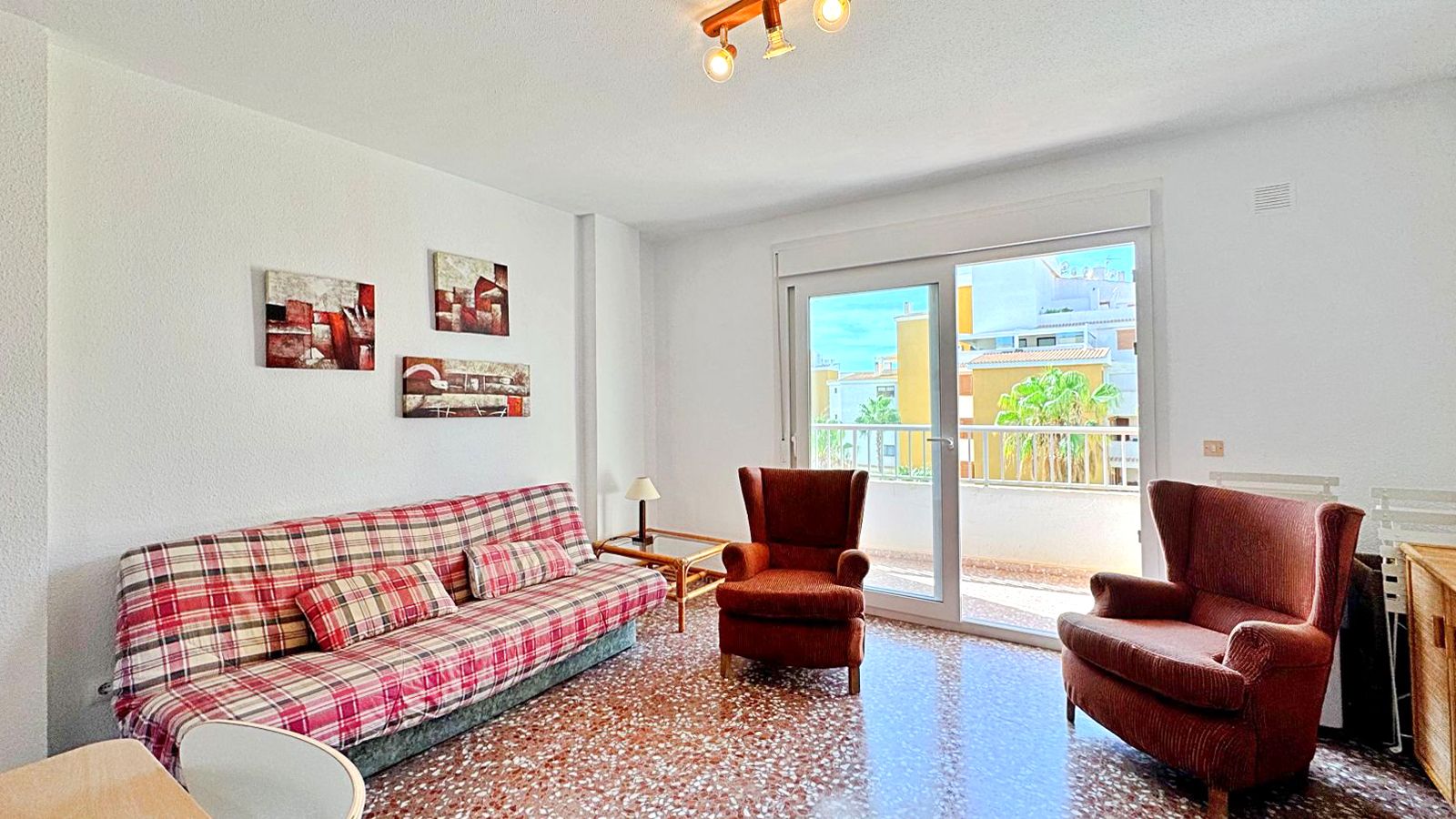 This cozy 4th-floor apartment with 1 bedroom and 1 bathroom is in its original condition but well ma