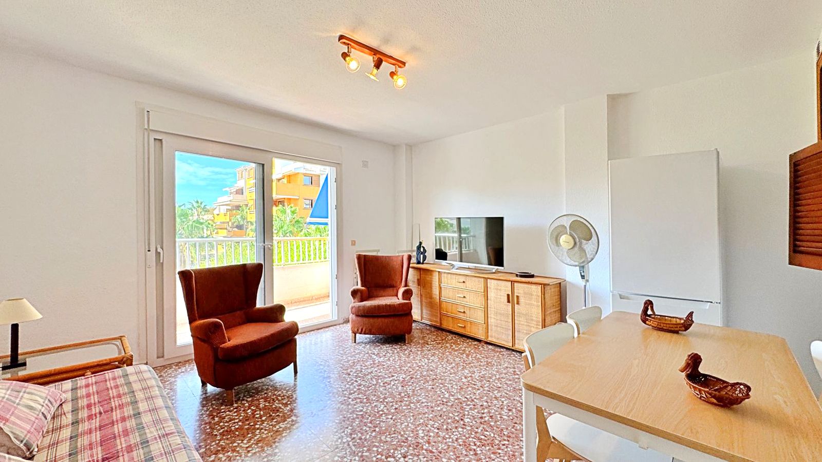 This cozy 4th-floor apartment with 1 bedroom and 1 bathroom is in its original condition but well ma