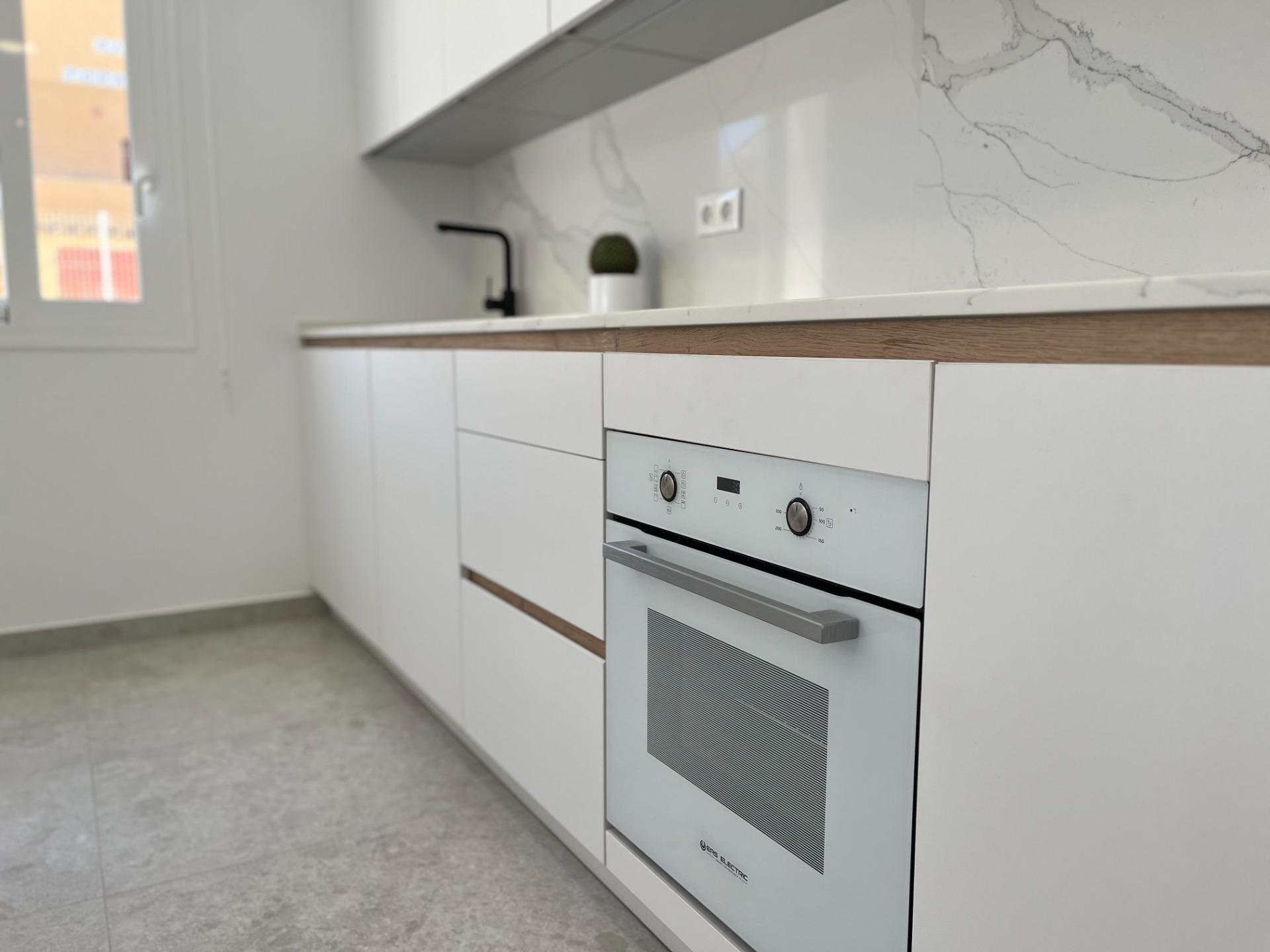 Kitchen in apartment for sale in Torrevieja