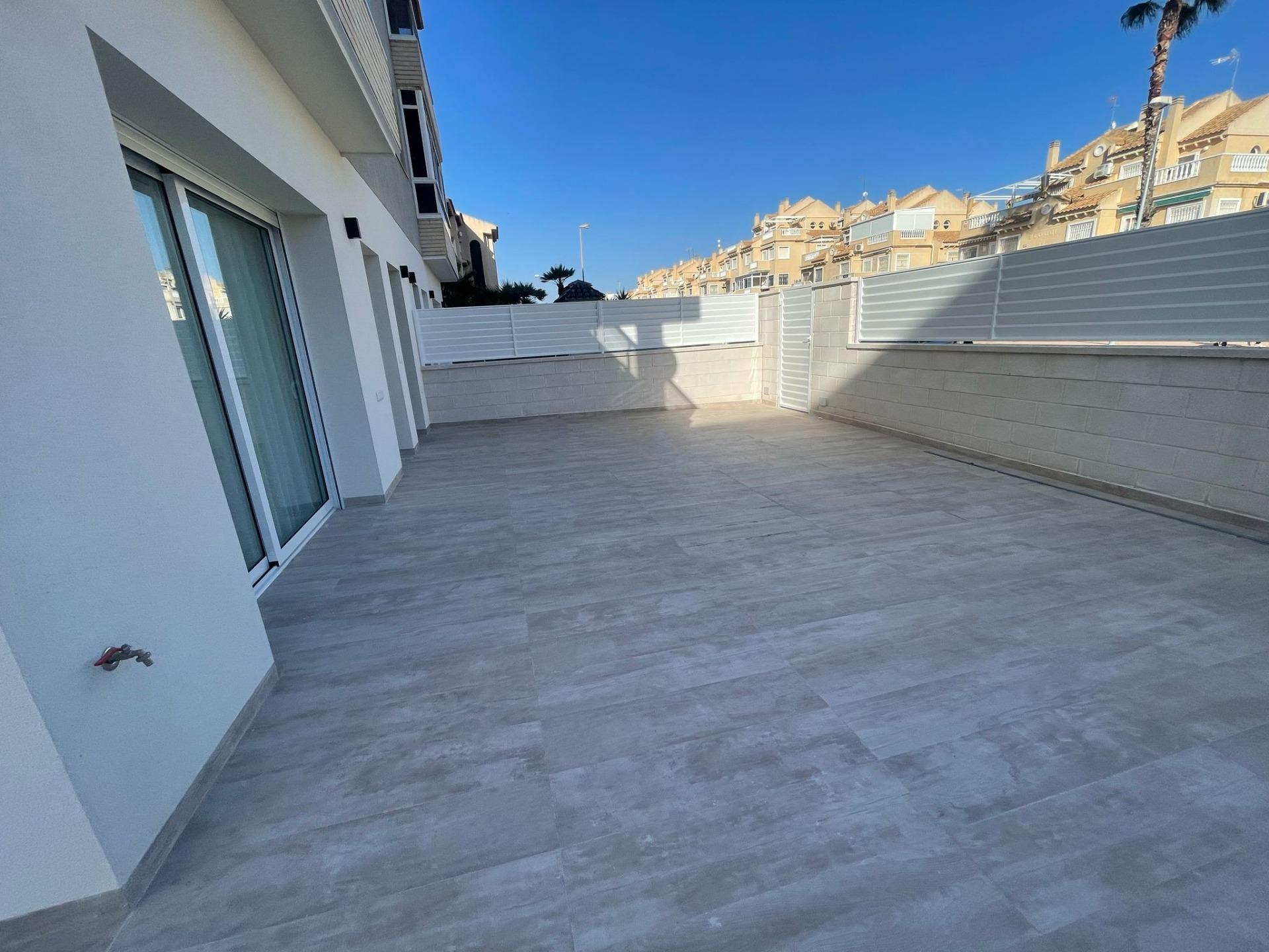 Terrace in apartment for sale in Torrevieja