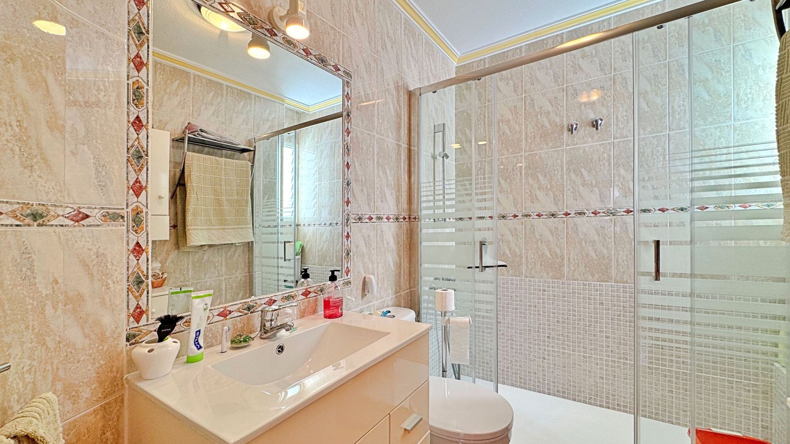 Garden in apartment for sale in Orihuela Costa