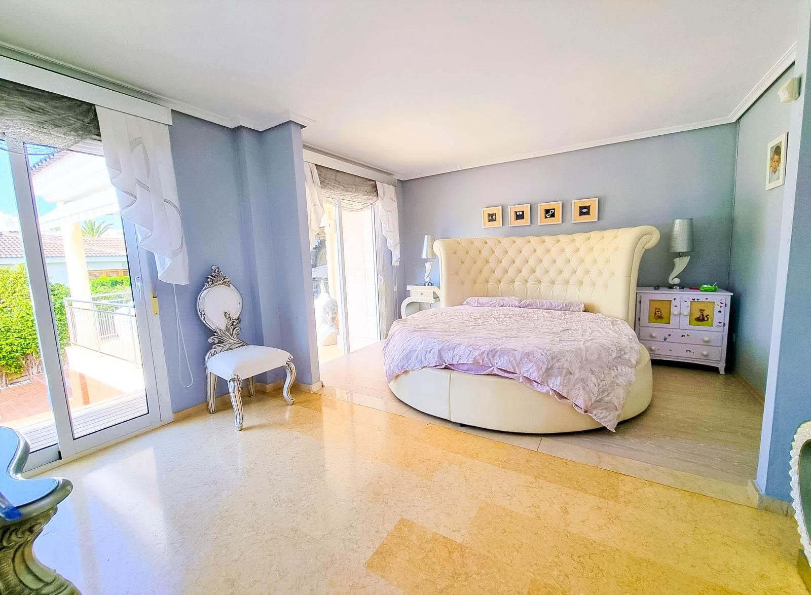 Dining area in villa for sale in Torrevieja