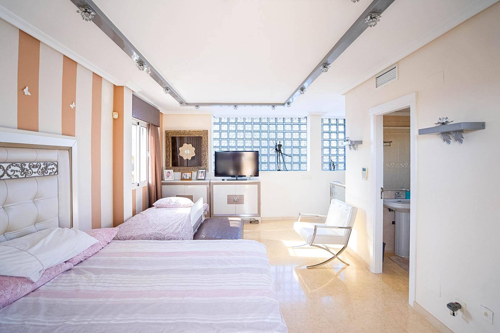 Kitchen in villa for sale in Torrevieja