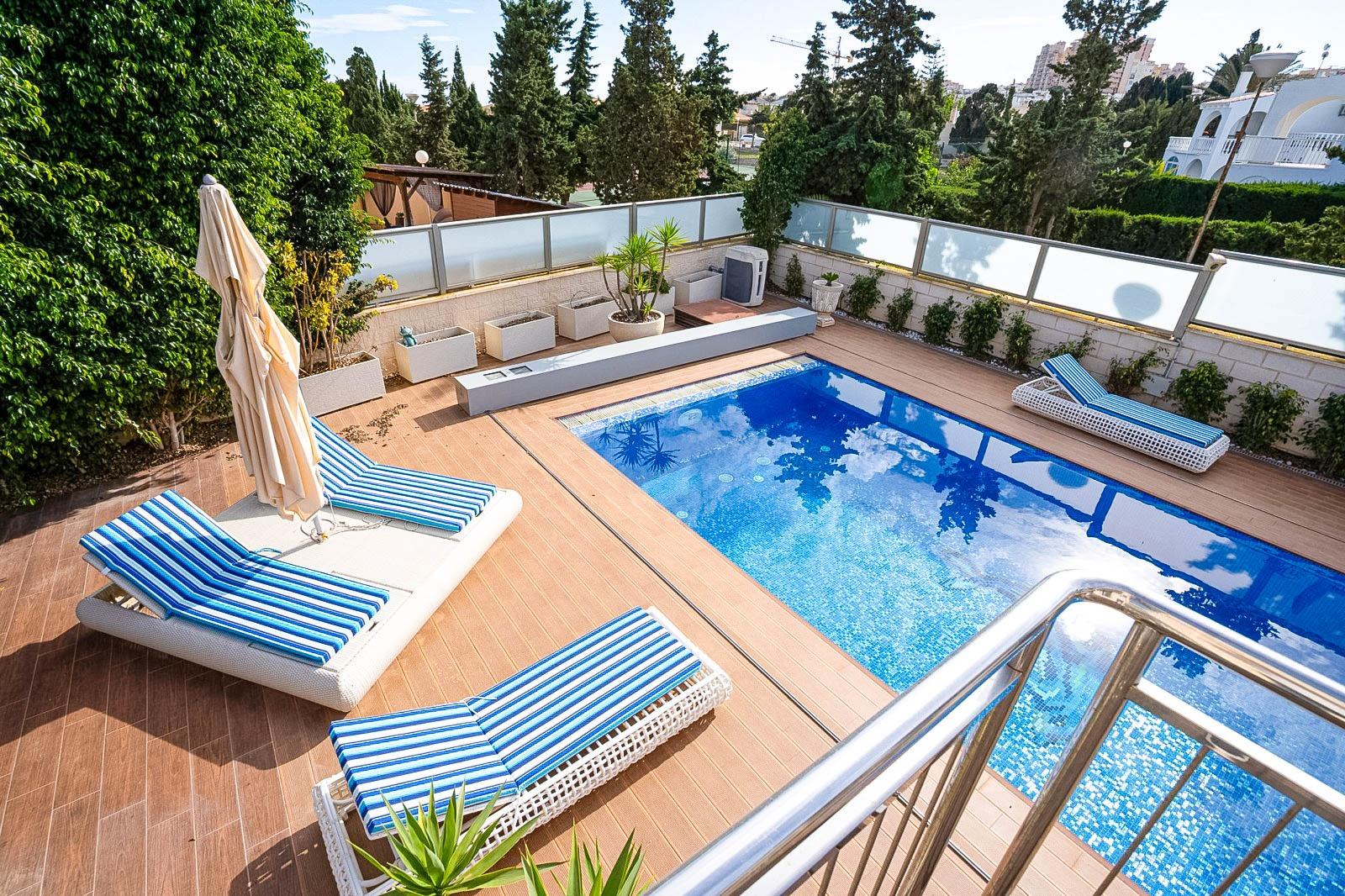 Terrace in villa for sale in Torrevieja