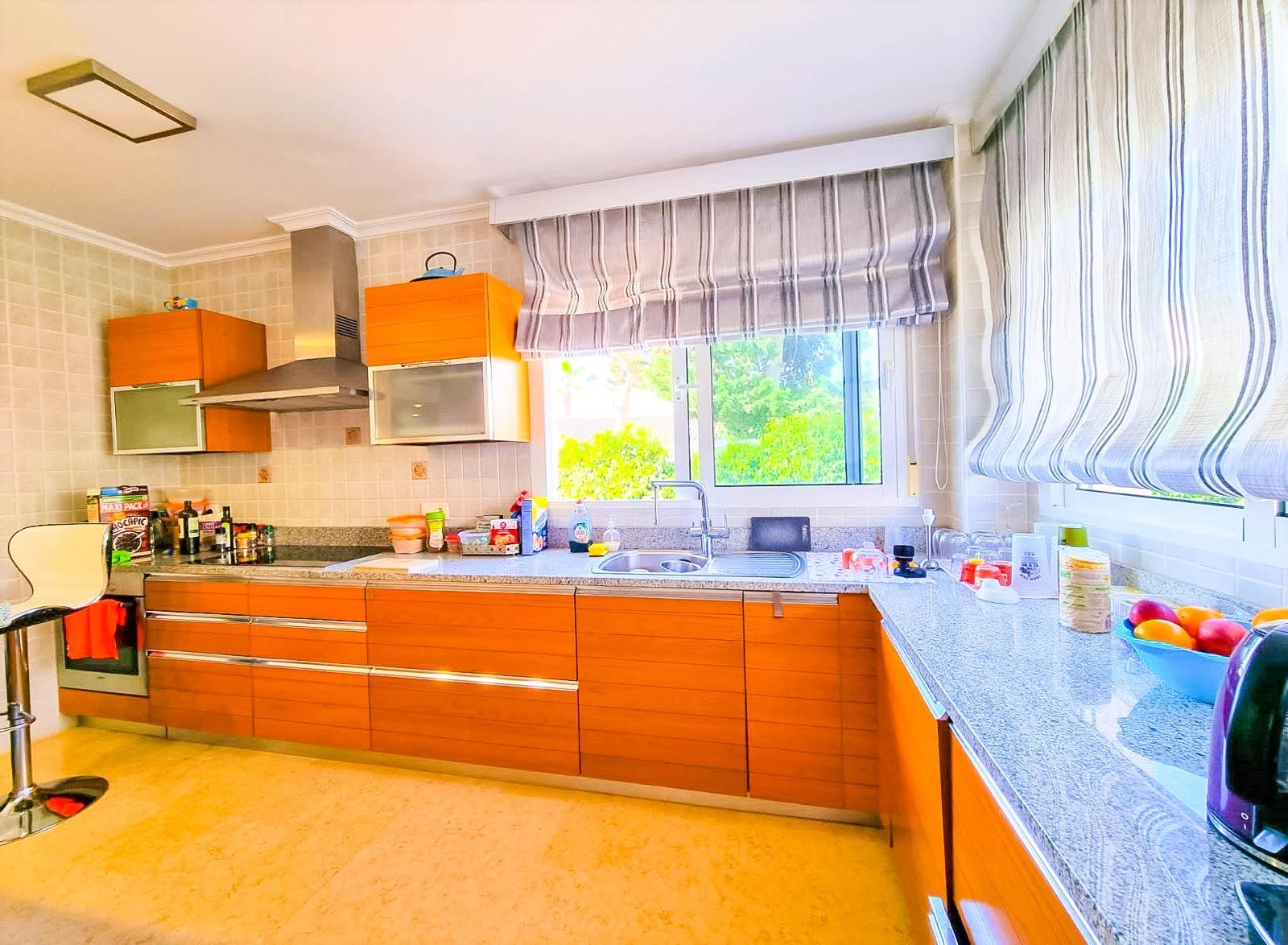 Dining area in villa for sale in Torrevieja