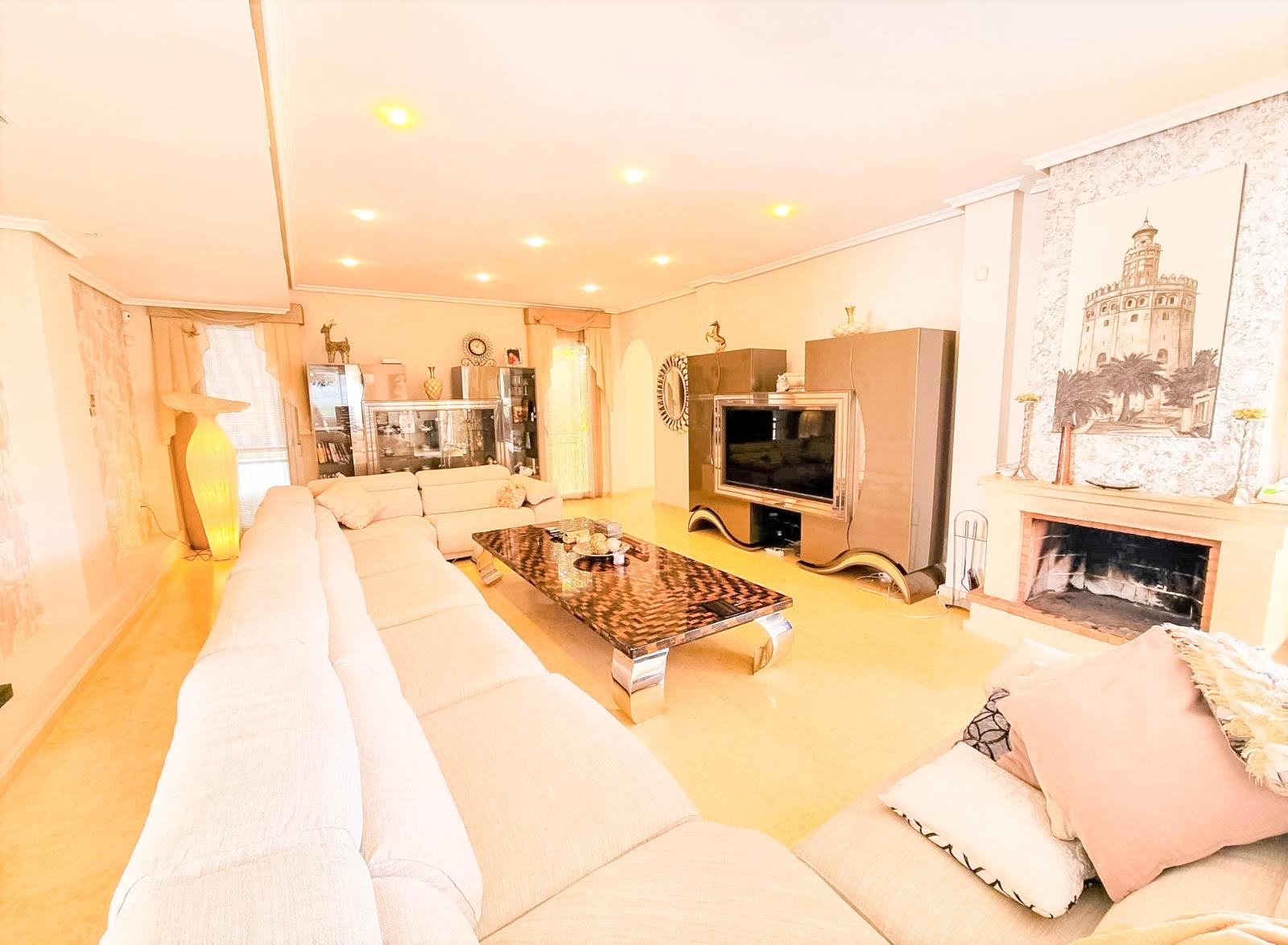 A spacious villa for sale with 5 bedrooms, two living rooms (one located in the semi-basement), four