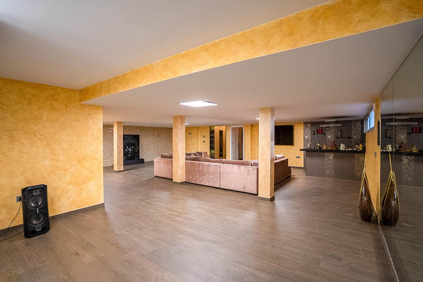 Dining area in villa for sale in Torrevieja