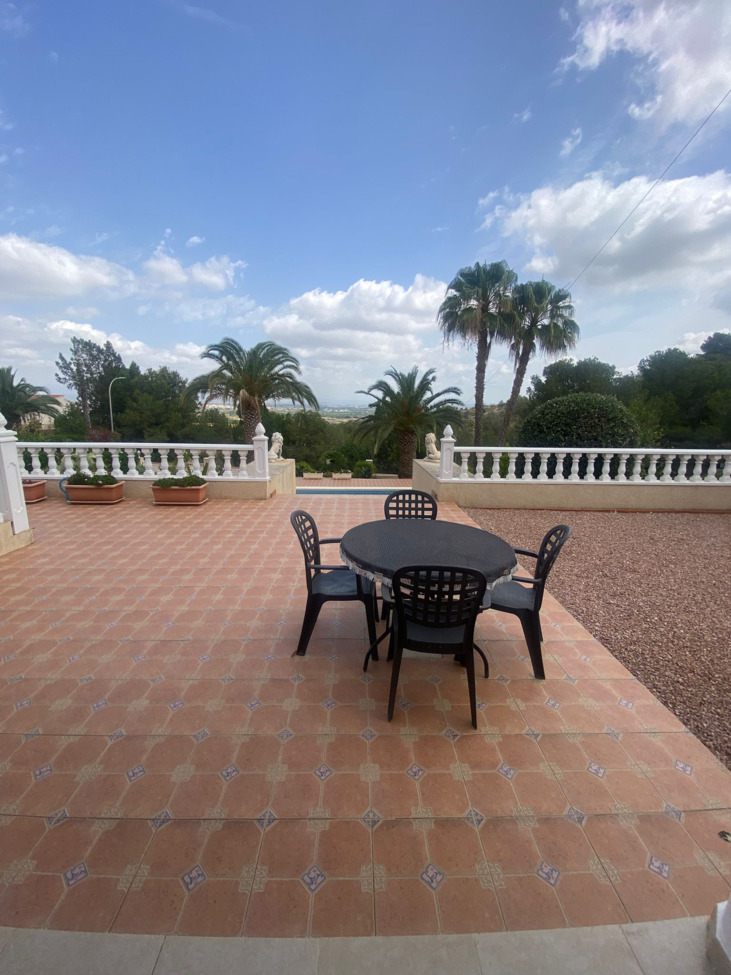 Bathroom in villa for sale in Algorfa