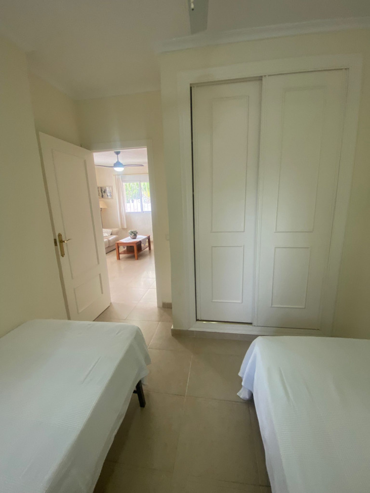 Garden in villa for sale in Algorfa