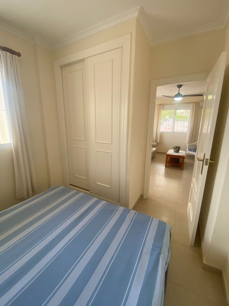 Bedroom in villa for sale in Algorfa