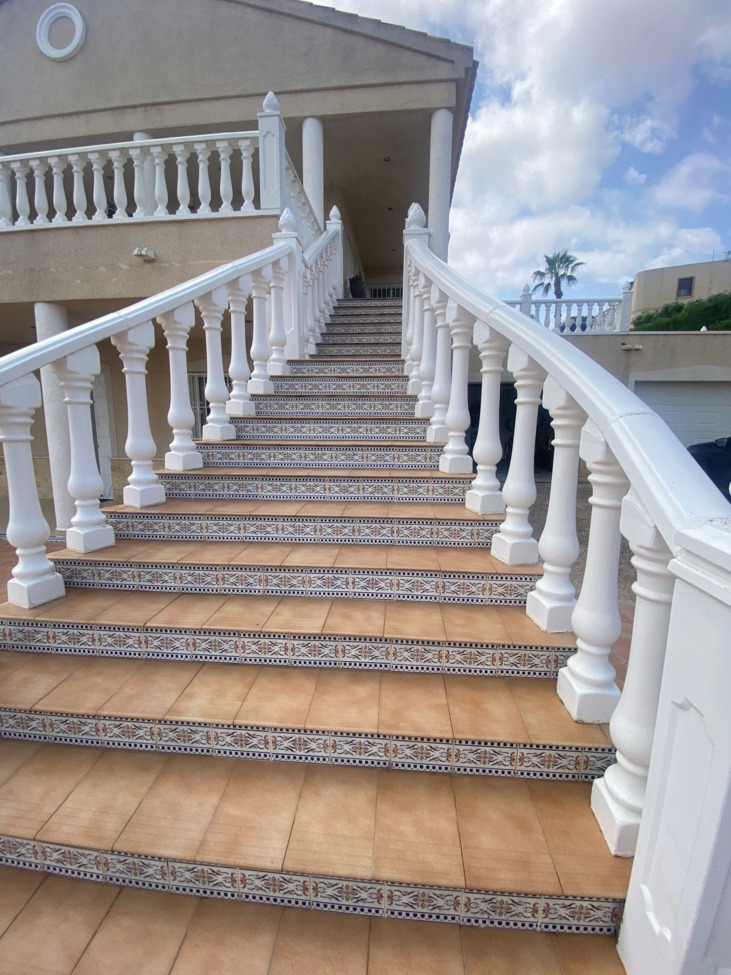 Living room in villa for sale in Algorfa