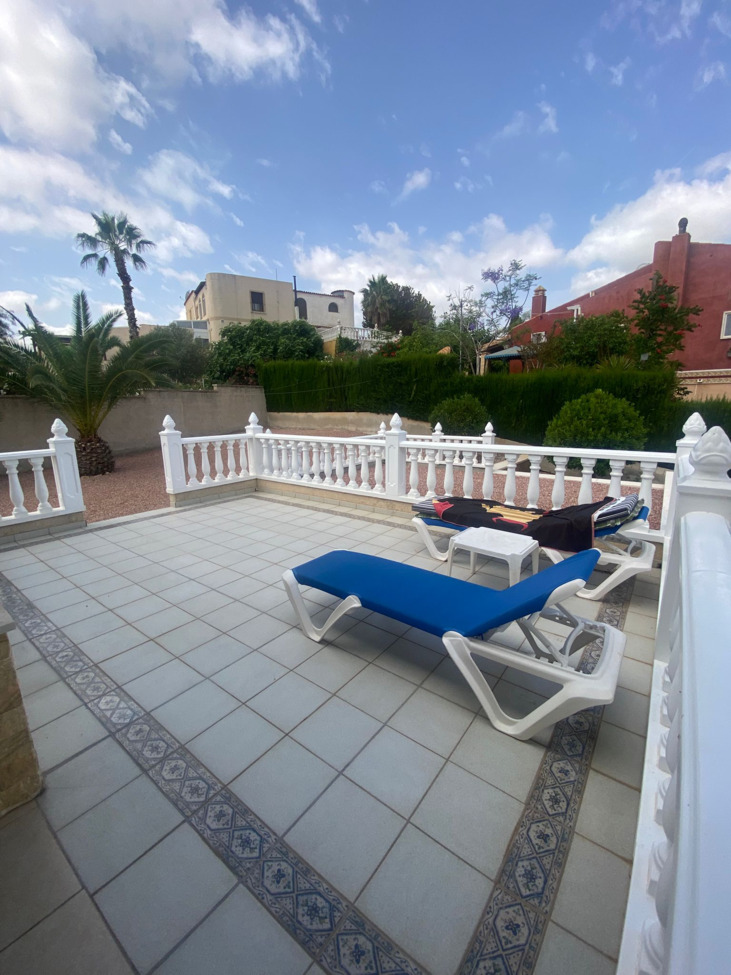 Master bedroom in villa for sale in Algorfa