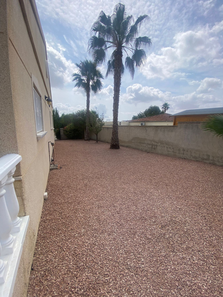Bathroom in villa for sale in Algorfa