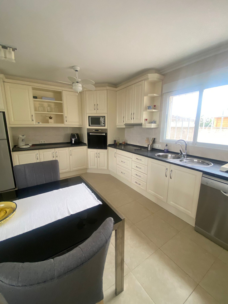 Living room in villa for sale in Algorfa