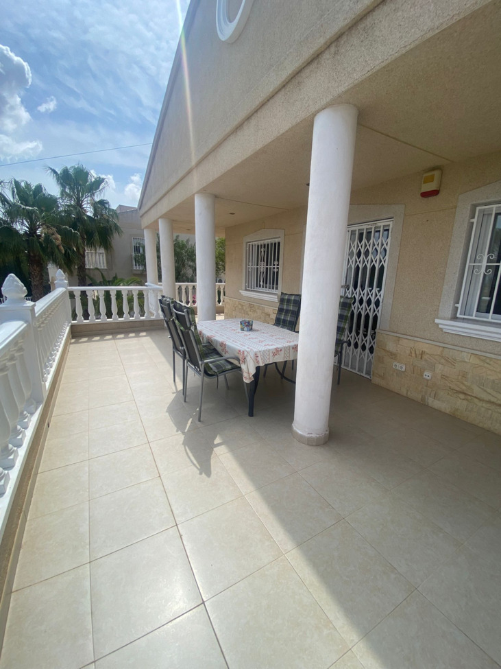 Pool area in villa for sale in Algorfa