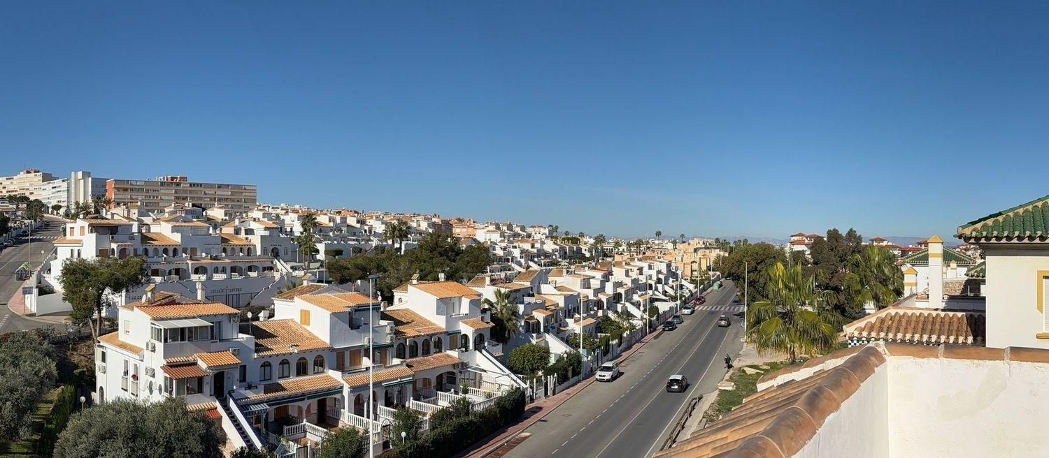 Master bedroom in bungalow for sale in Torrevieja