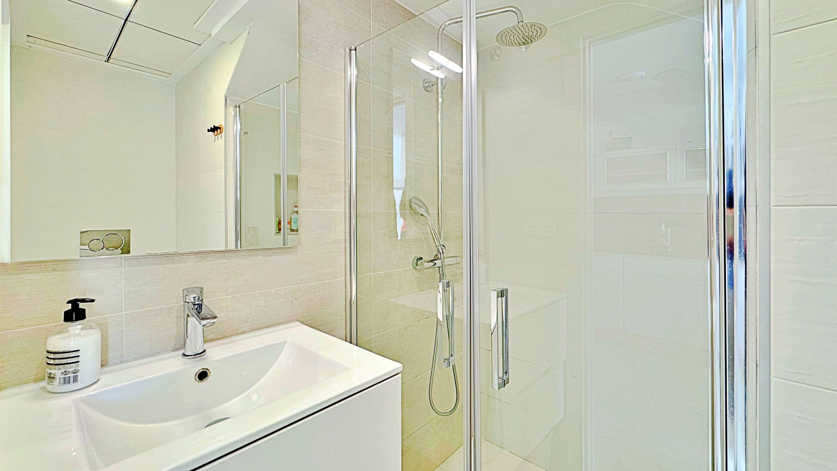 Bathroom in terraced for sale in Torrevieja