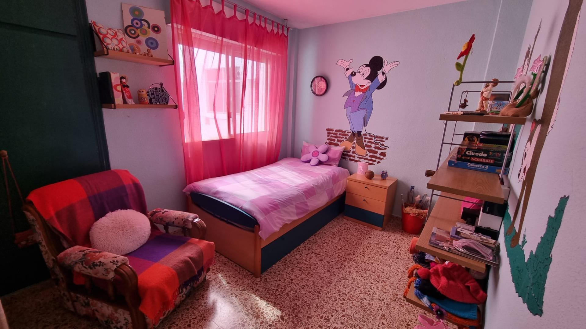 Bedroom in apartment for sale in Torrevieja