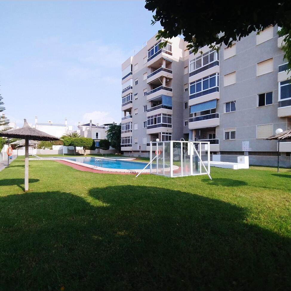 Bedroom in apartment for sale in Torrevieja